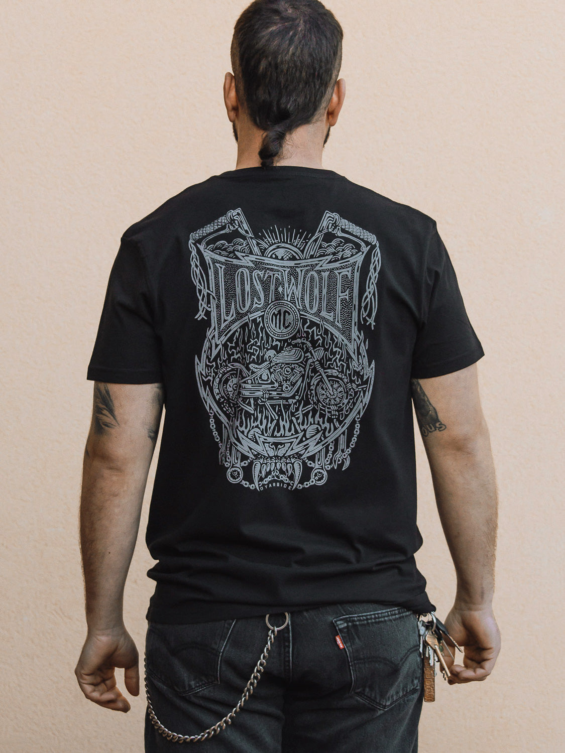 Chains Of Fire T-shirt - Black by Pedro Oyarbide