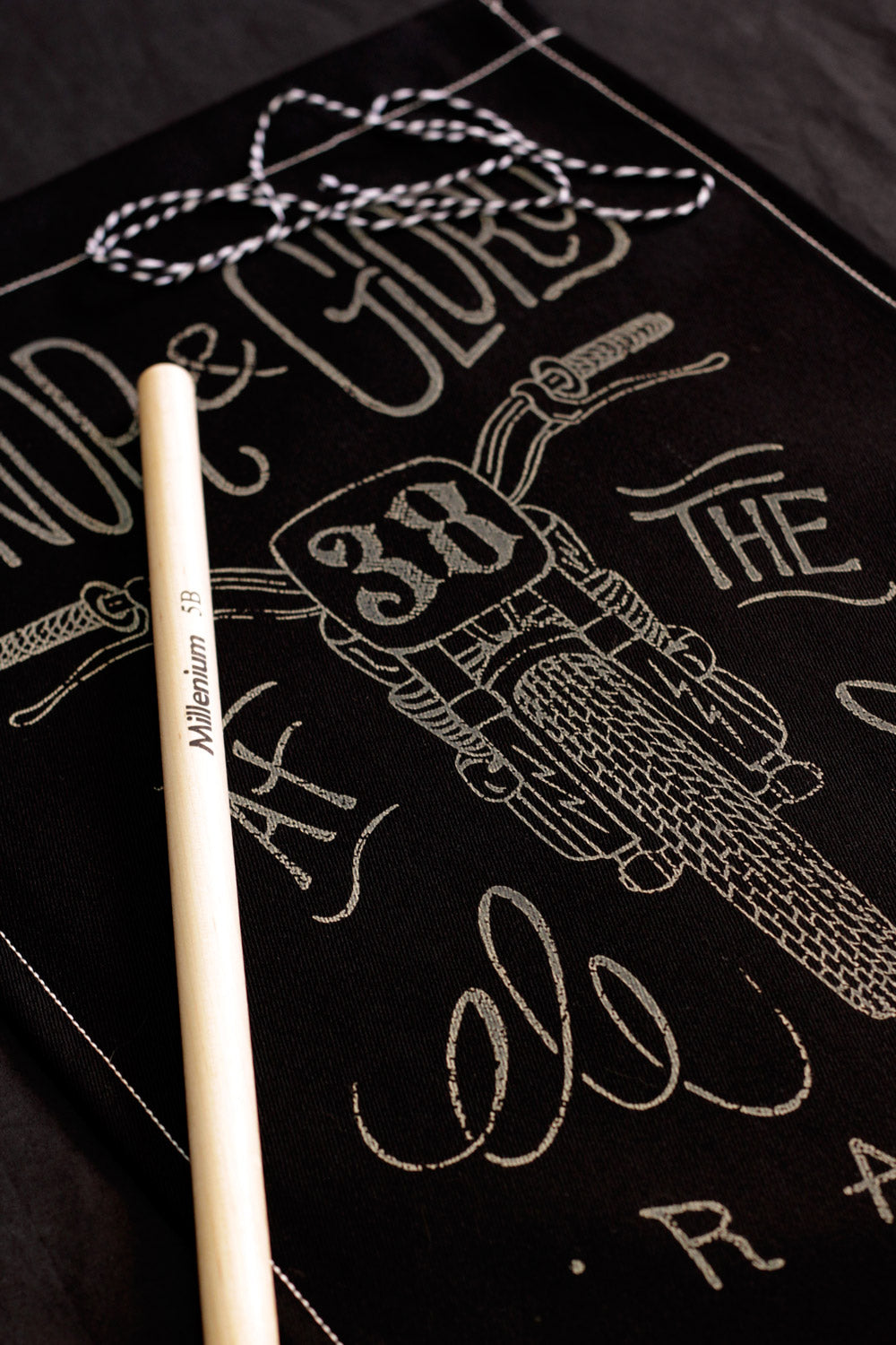 Banderín Honor & Glory